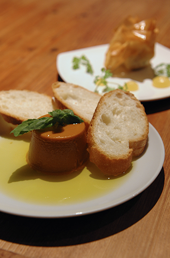 レストランアズーロ　料理トマトプリン