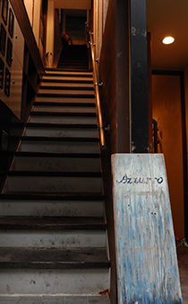 レストランアズーロ　入口